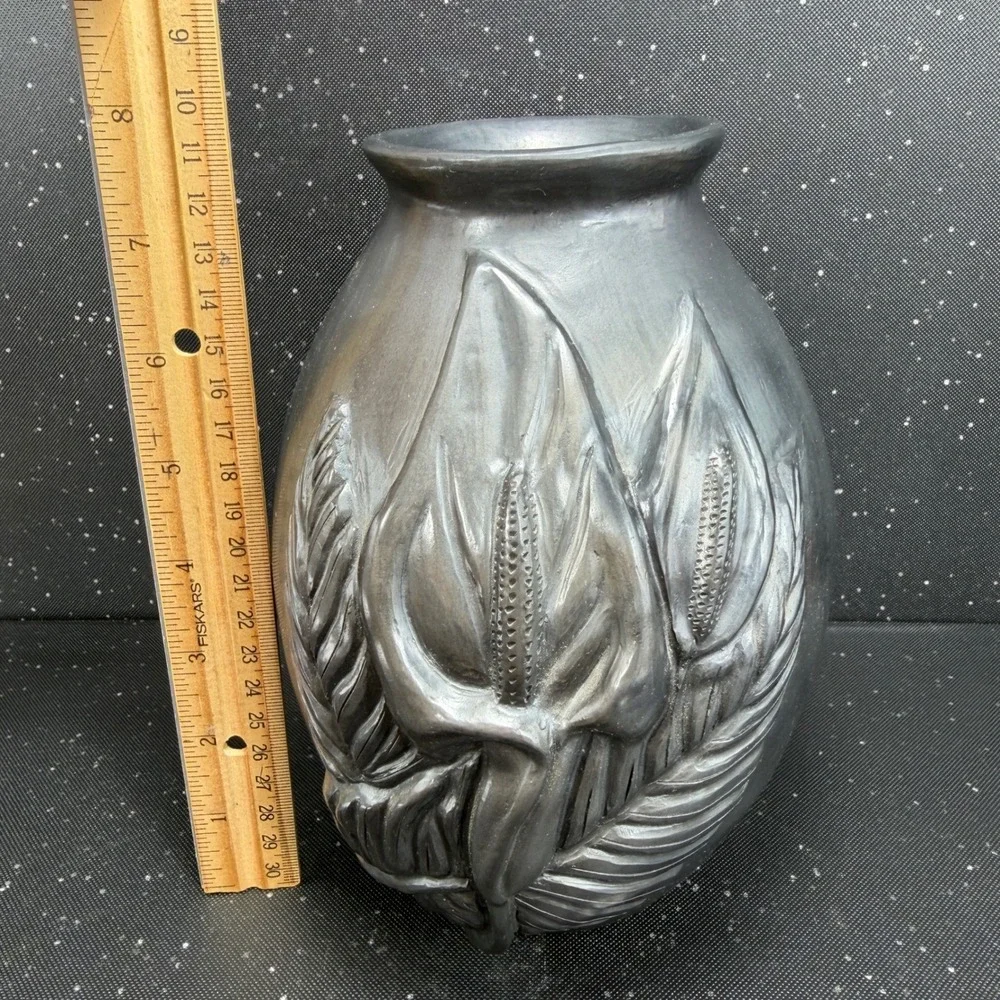 Dona Rosa Barro Negro Oaxacan Black Clay Calla Lily Relief Vase 8in Mexico Art